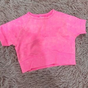 Pink cropped gym compression workout tee